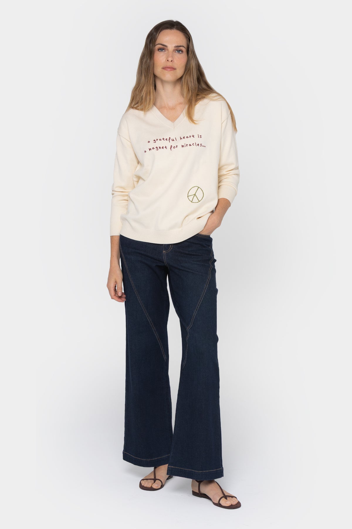 V-Neck Motif Pullover