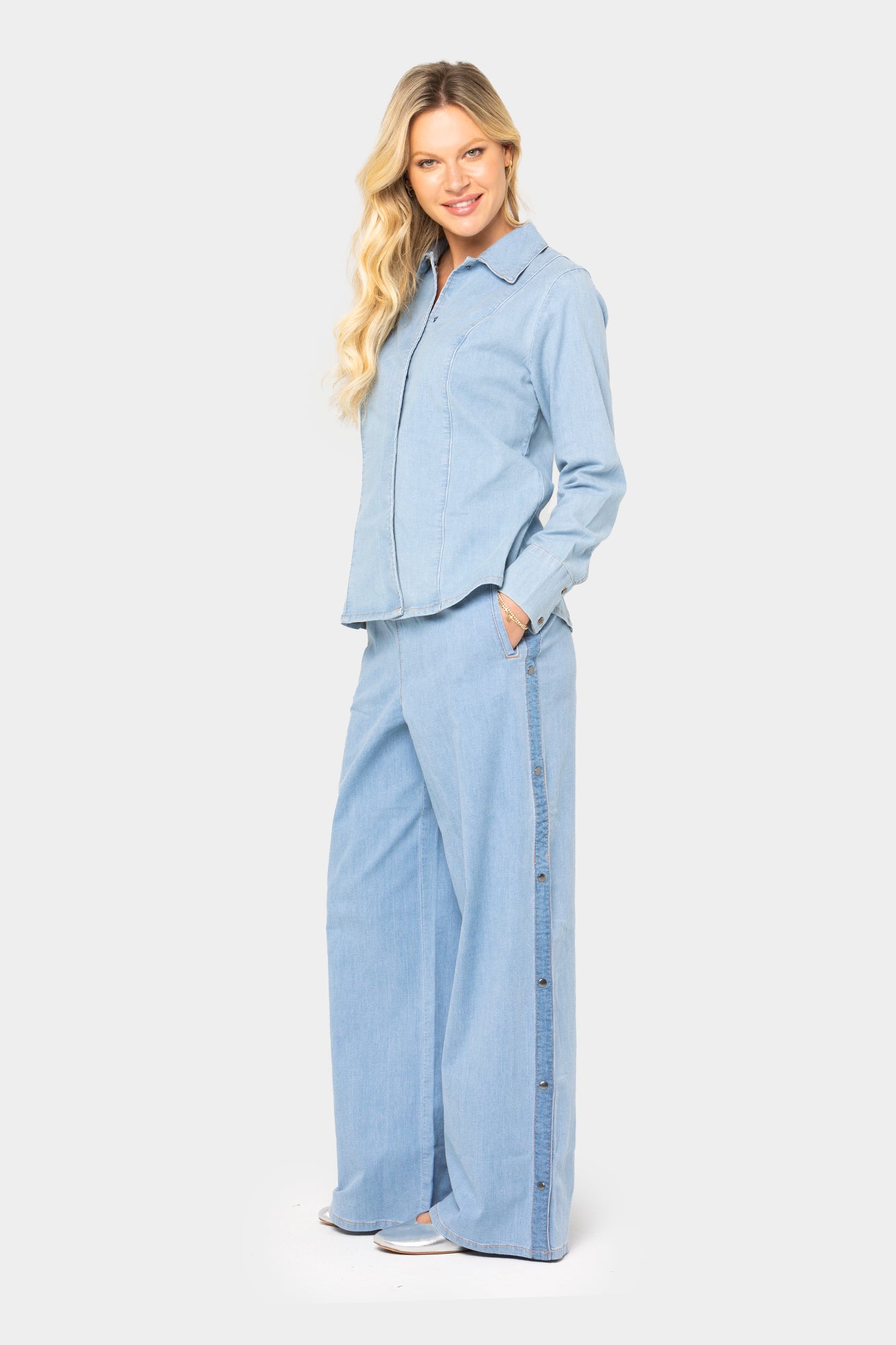 Snap Side Flowy Denim Pant