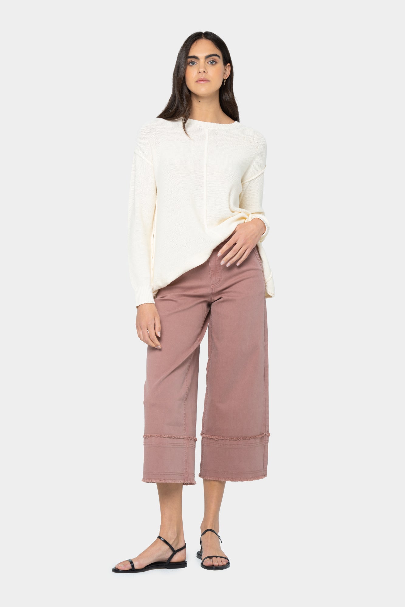 Wide Leg Raw Edge Crop Jeans