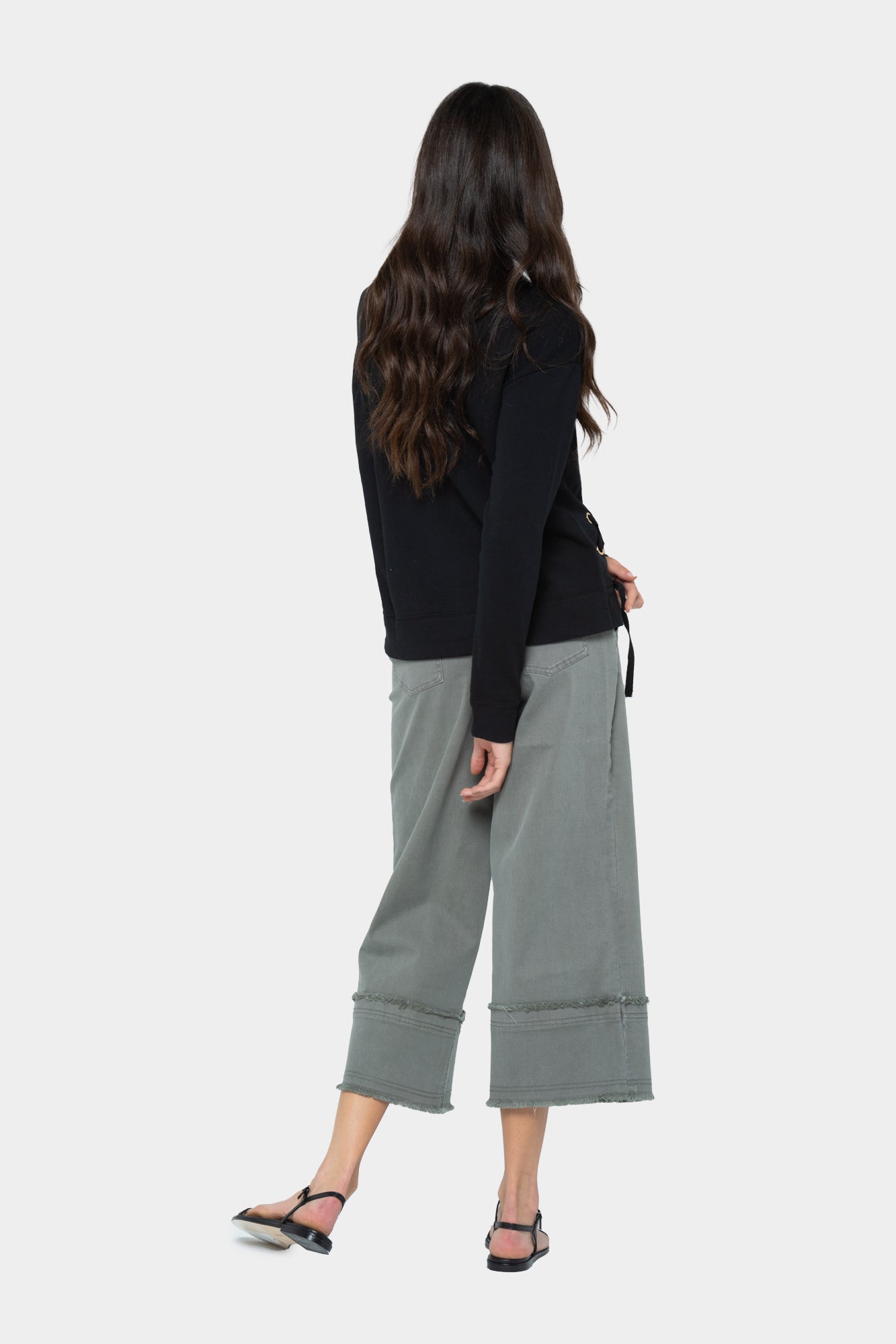 Wide Leg Raw Edge Crop Jeans