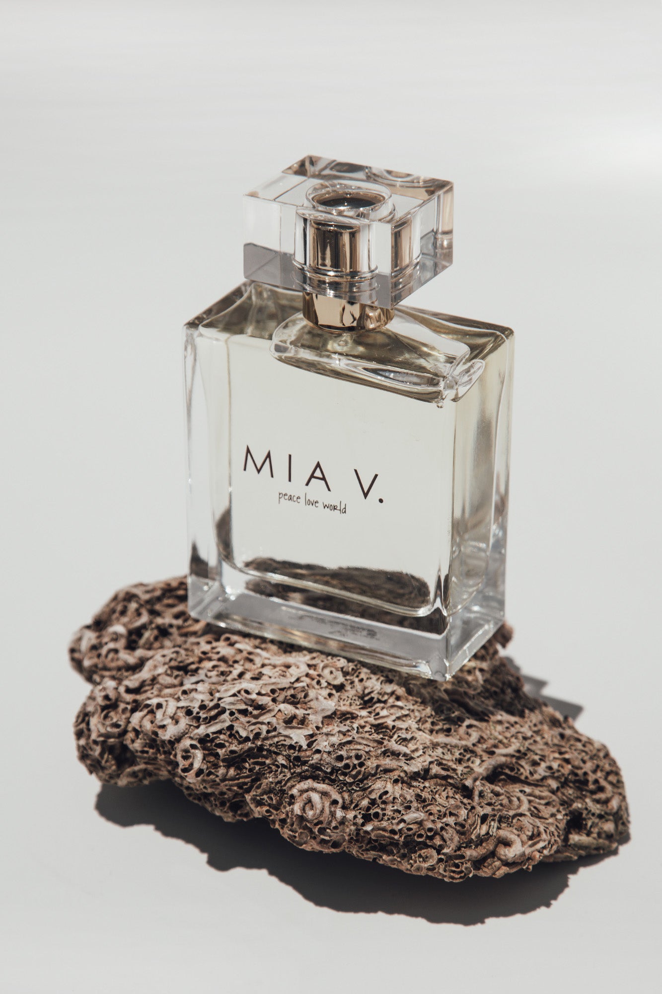 Mia Eau de Parfum – Peace Love World