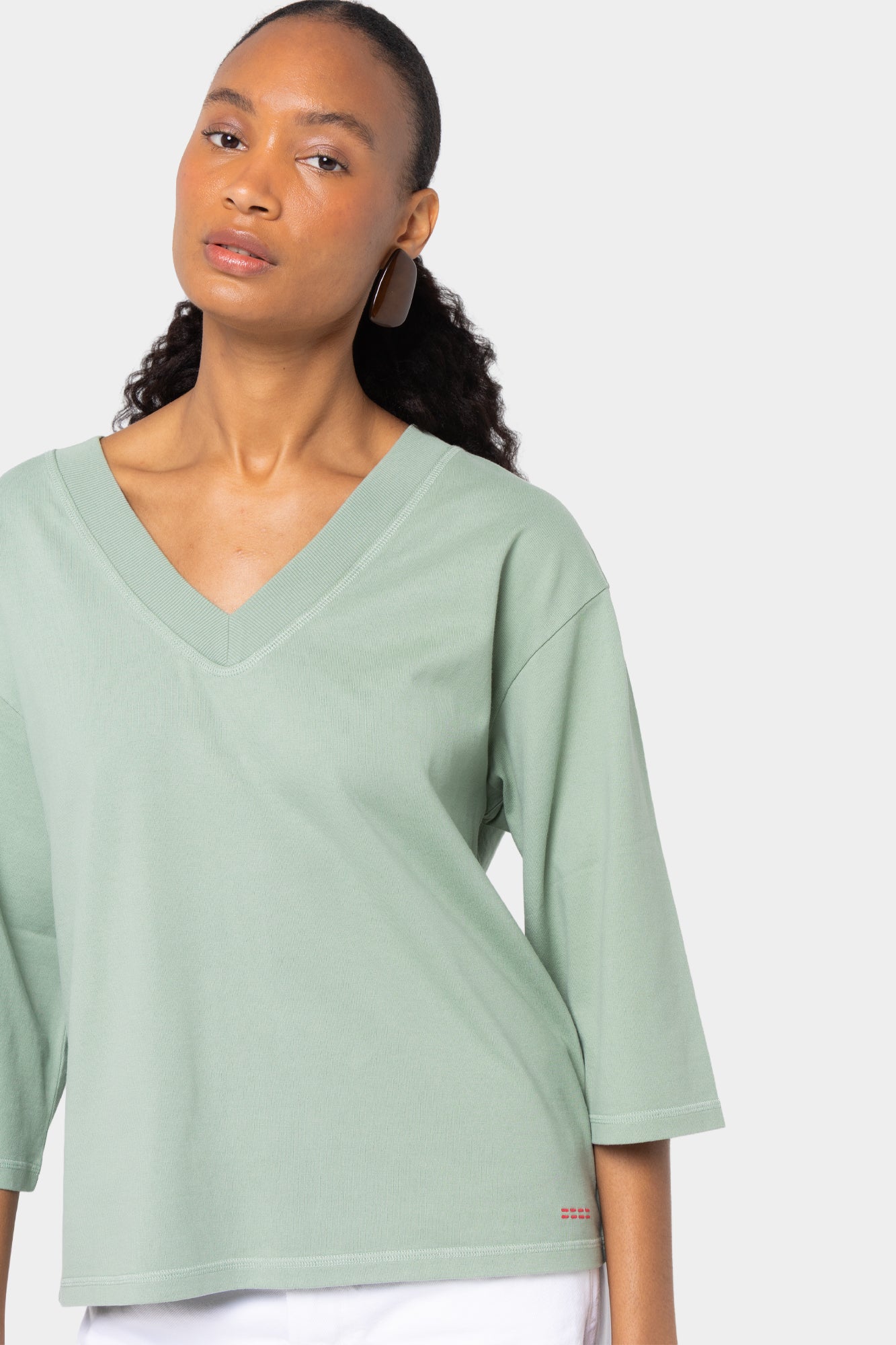 Elbow Sleeve V-Neck Side Pleat Tee