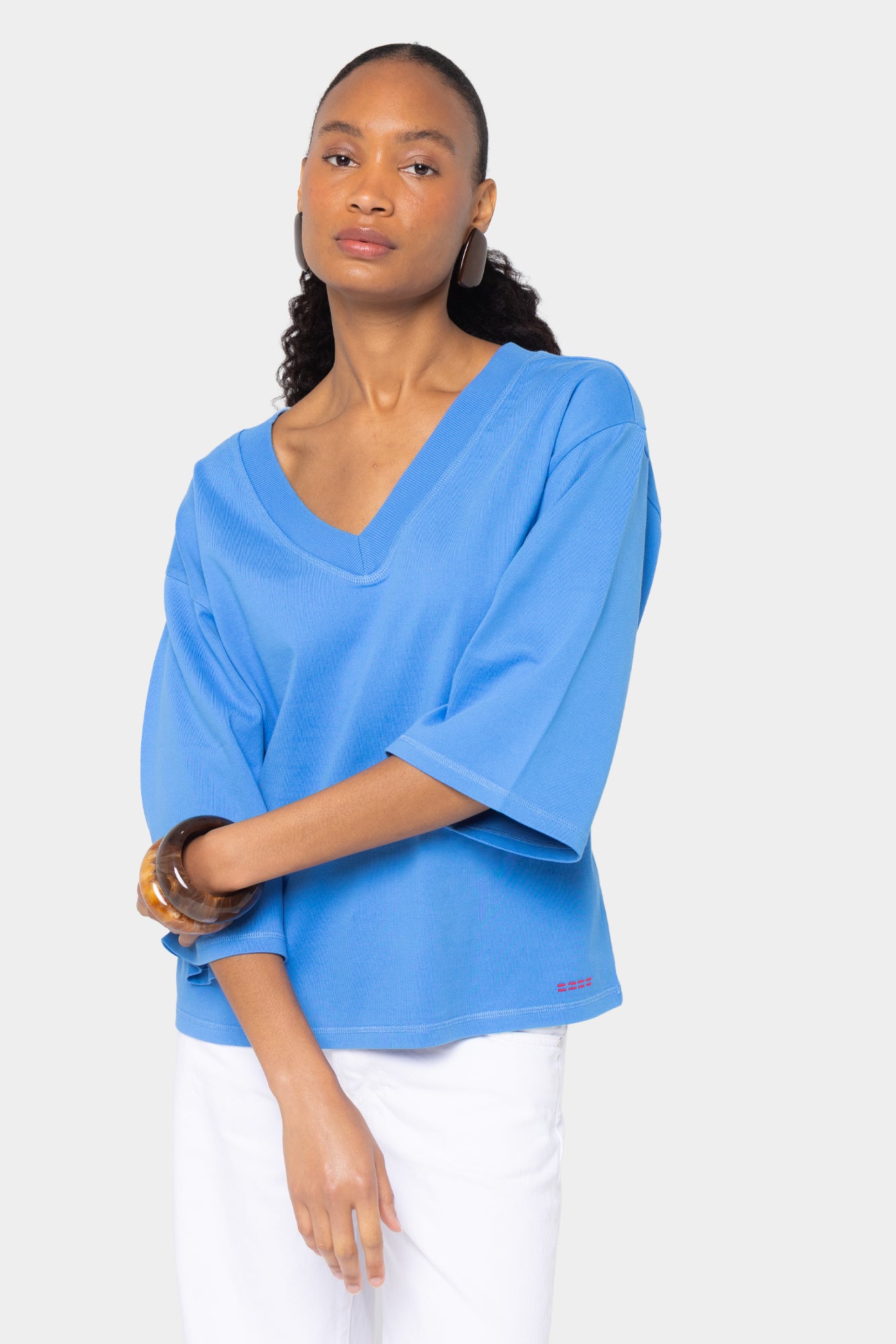 Elbow Sleeve V-Neck Side Pleat Tee