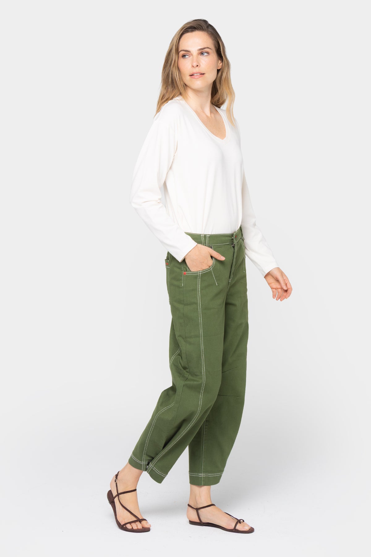 Regular Barrel Leg Jean with Seaming Details